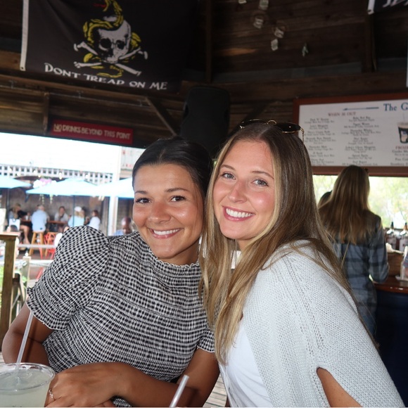 Meet your Posher, Eve - Picture 1 of 3